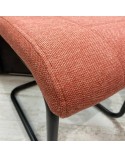 Silla comedor tapizada con patas negras Caterina